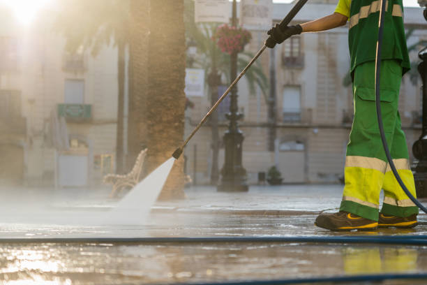 Best Garage Pressure Washing  in Desert Edge, CA